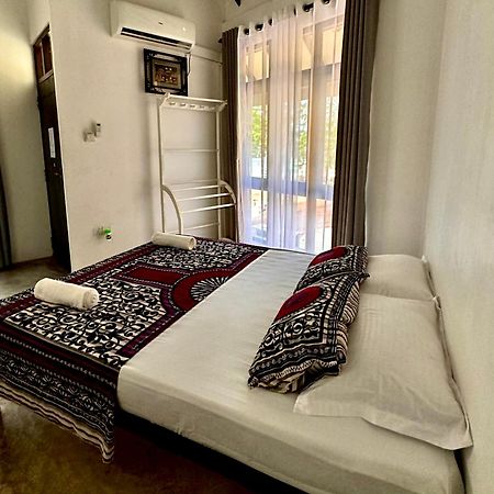 Neo Bay Hotel Weligama Esterno foto