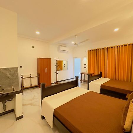Neo Bay Hotel Weligama Esterno foto
