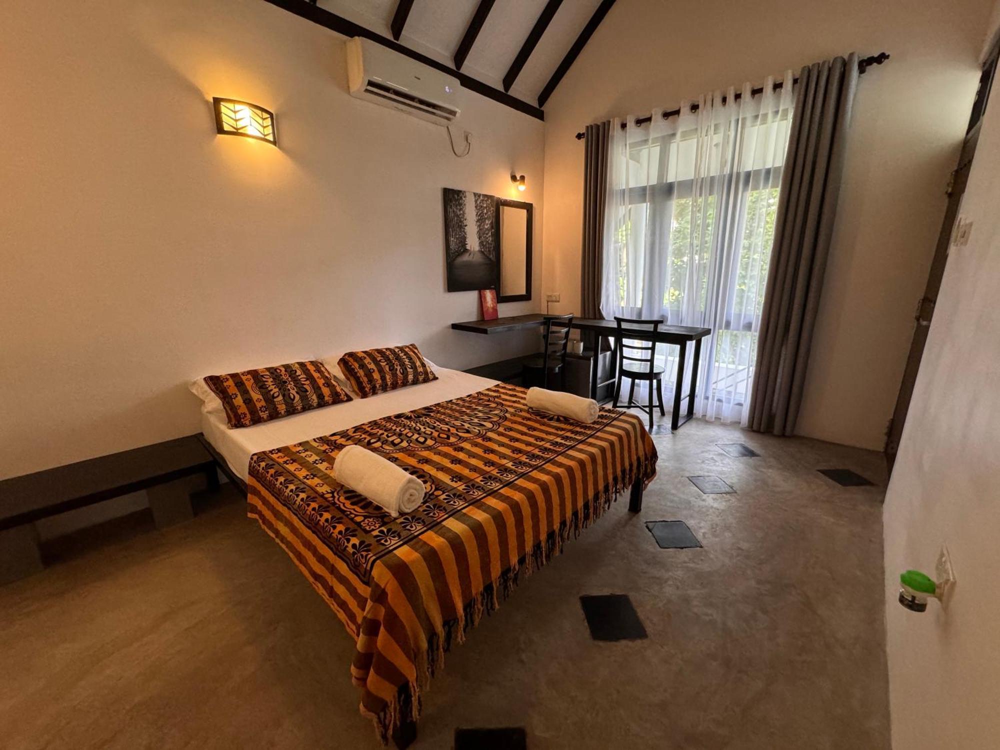 Neo Bay Hotel Weligama Esterno foto